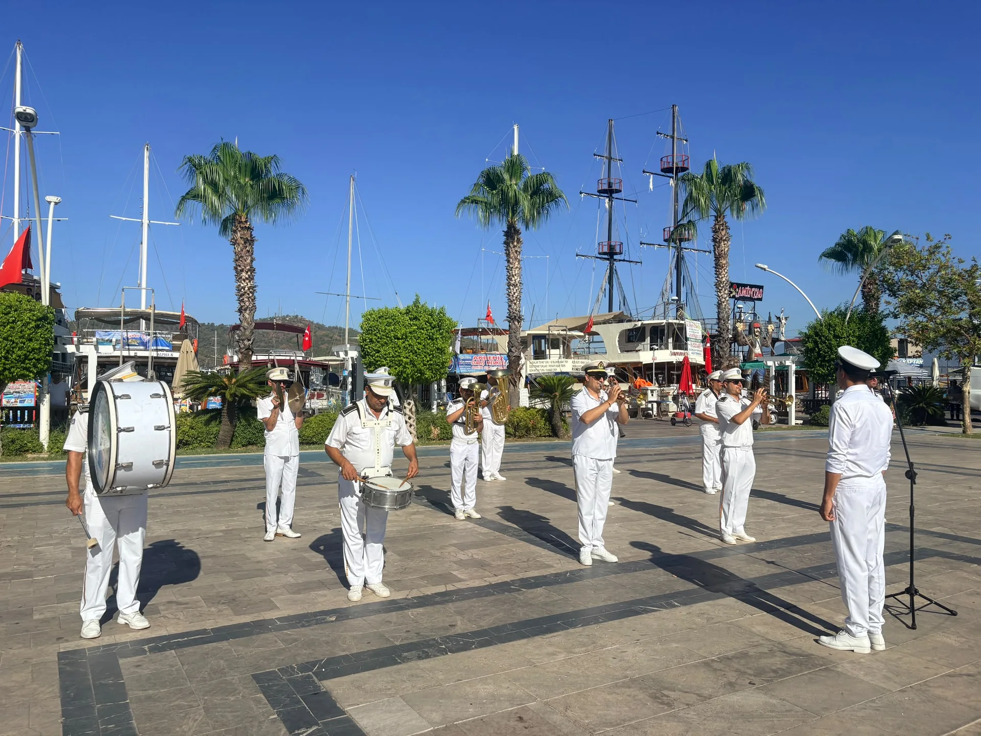 Fethiye’de İlköğretim Haftası Beşkaza Meydanı’nda Kutlandı