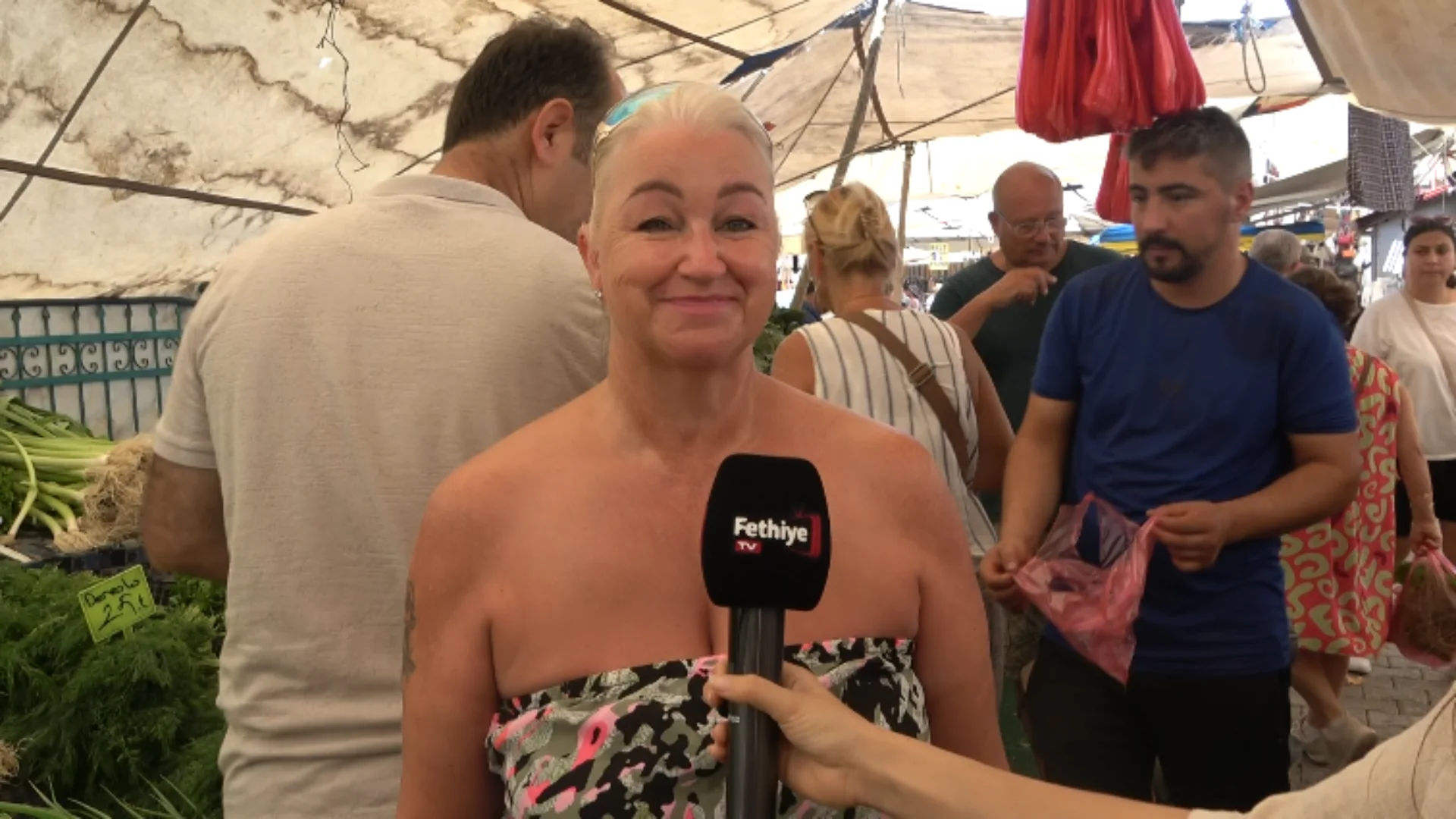 Fethiye Salı Pazarı’nda Turist Yoğunluğu