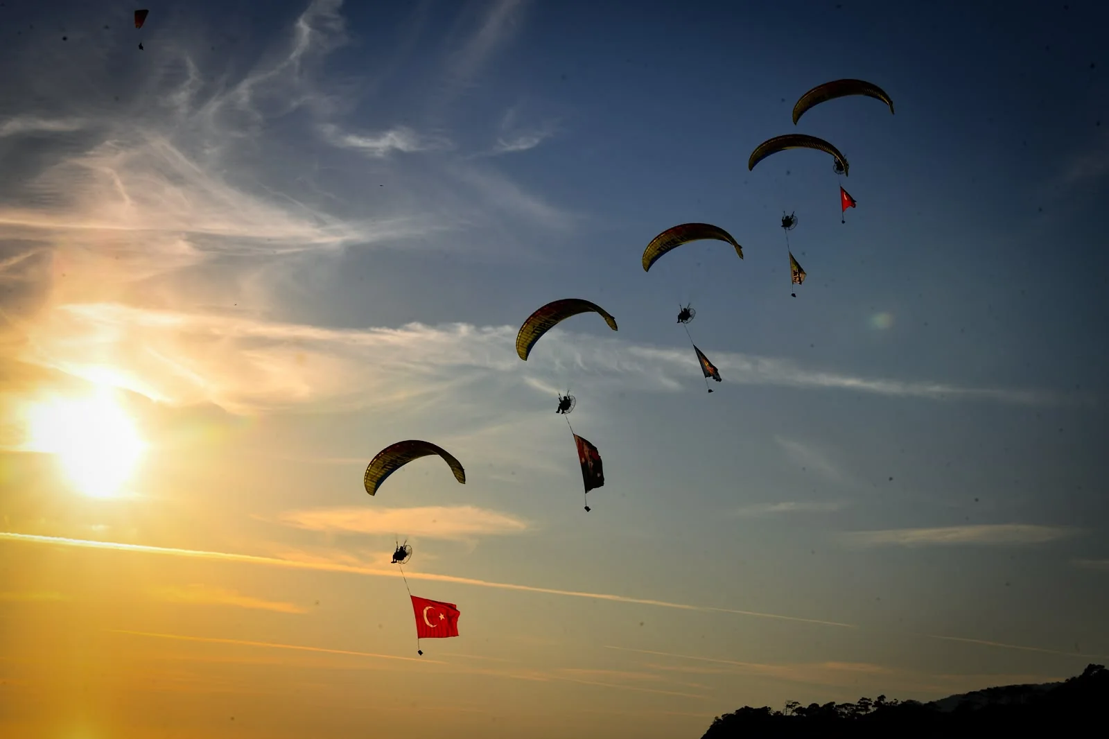 Ölüdeniz Semalarında Renkli Görüntüler