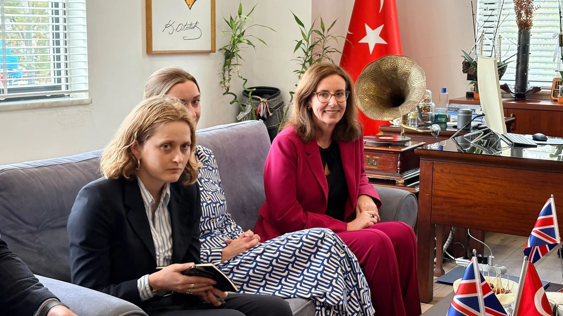 İngiltere Büyükelçisi Jennifer Anderson, Başkan Karaca’yı Ziyaret Etti