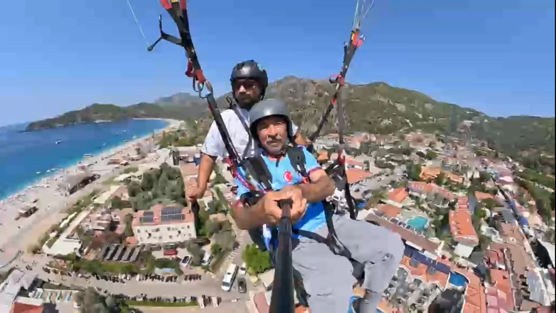 94 Yaşındaki Gurbetçi, Yamaç Paraşütü İle Uçtu