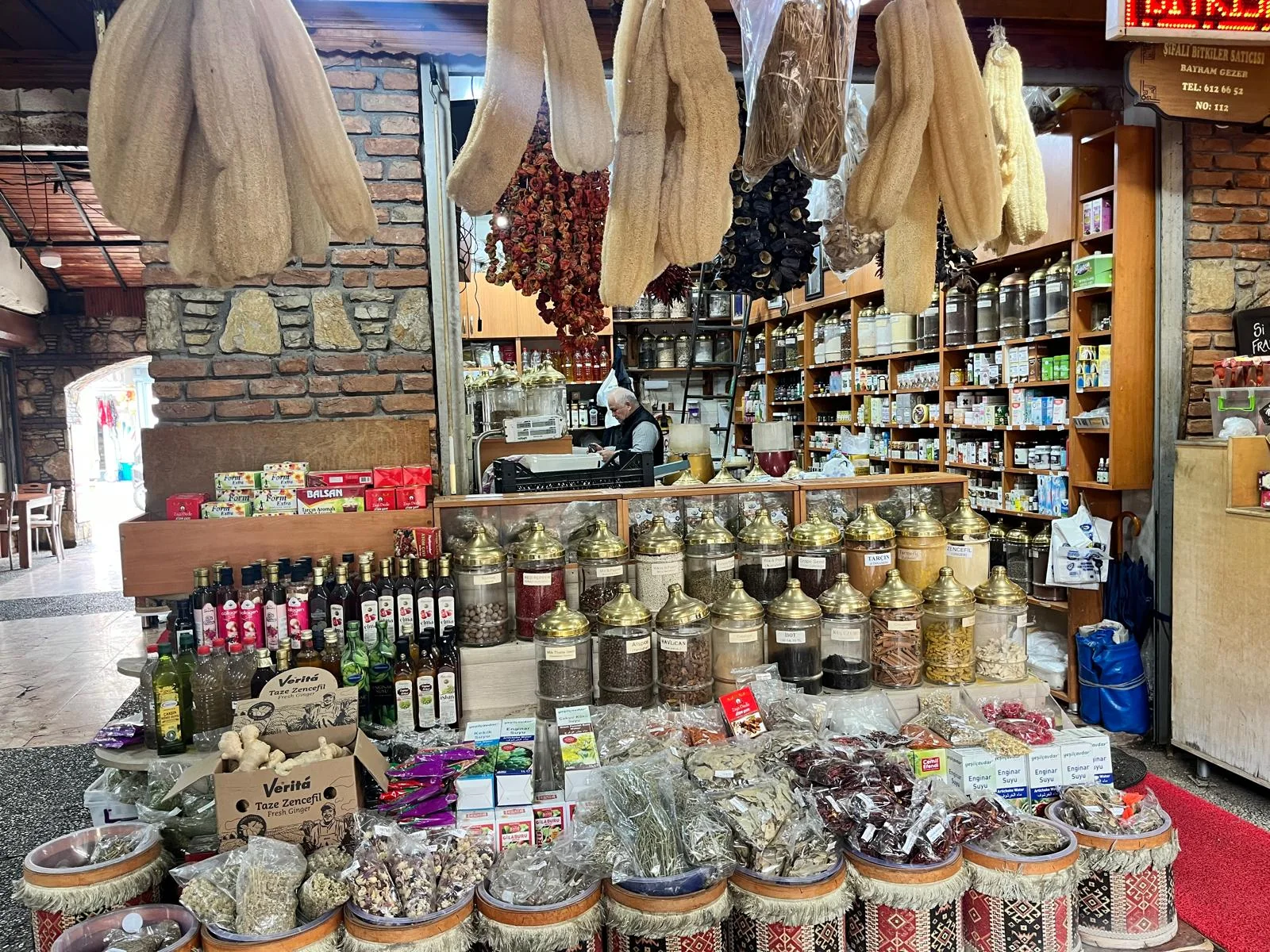 Fethiye'de Soğuk Havalarla Birlikte Bitkisel Ürünlere İlgi Arttı