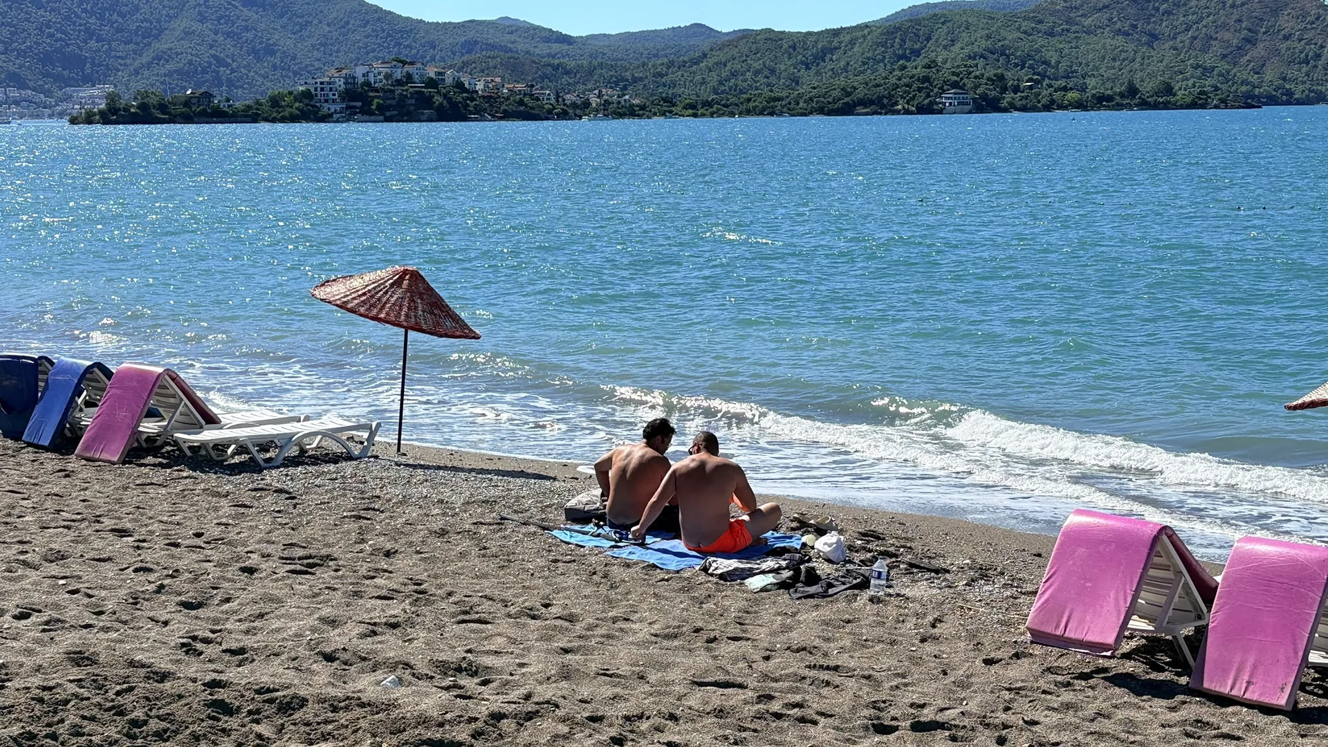 Fethiye’de Güneş Yüzünü Gösterdi, Çalış Plajı Hareketlendi