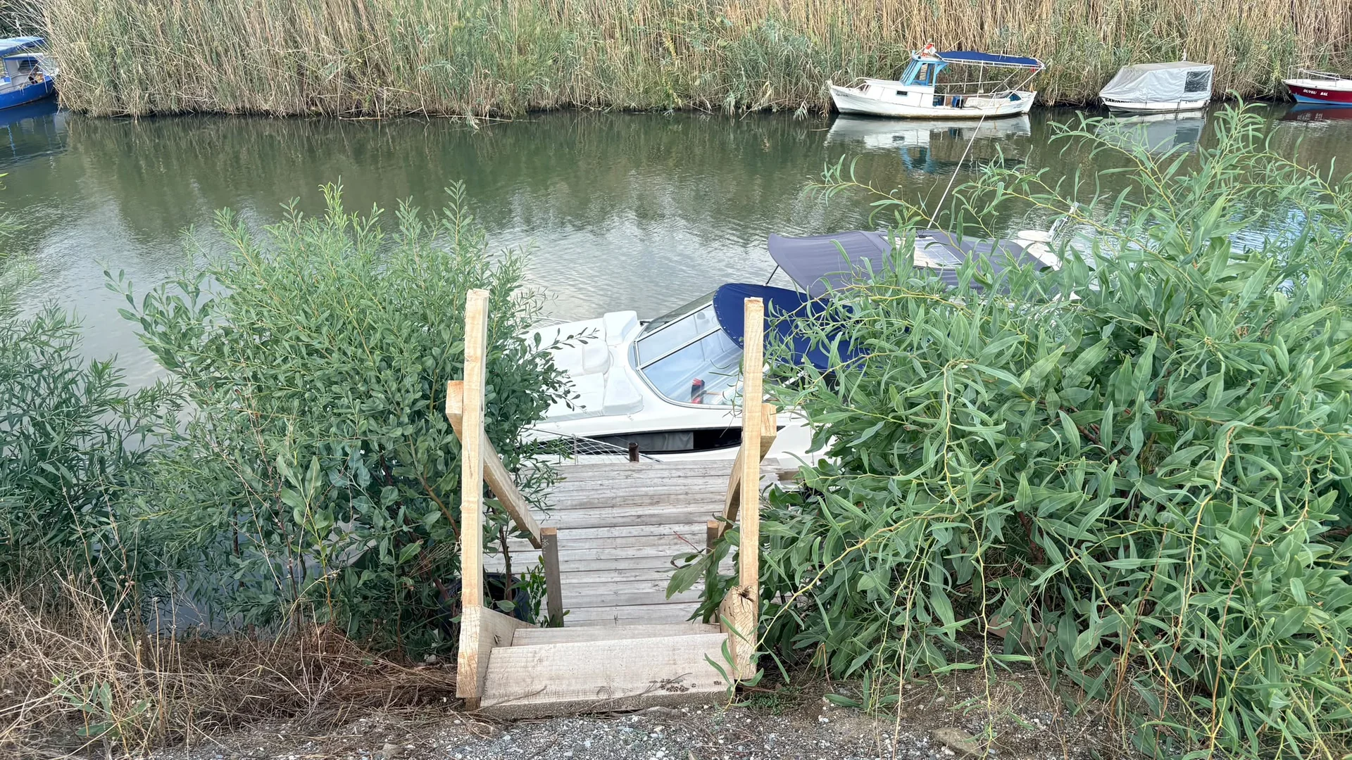 Çalış Sahili’nde Sazlık Alana İskele Tepkisi