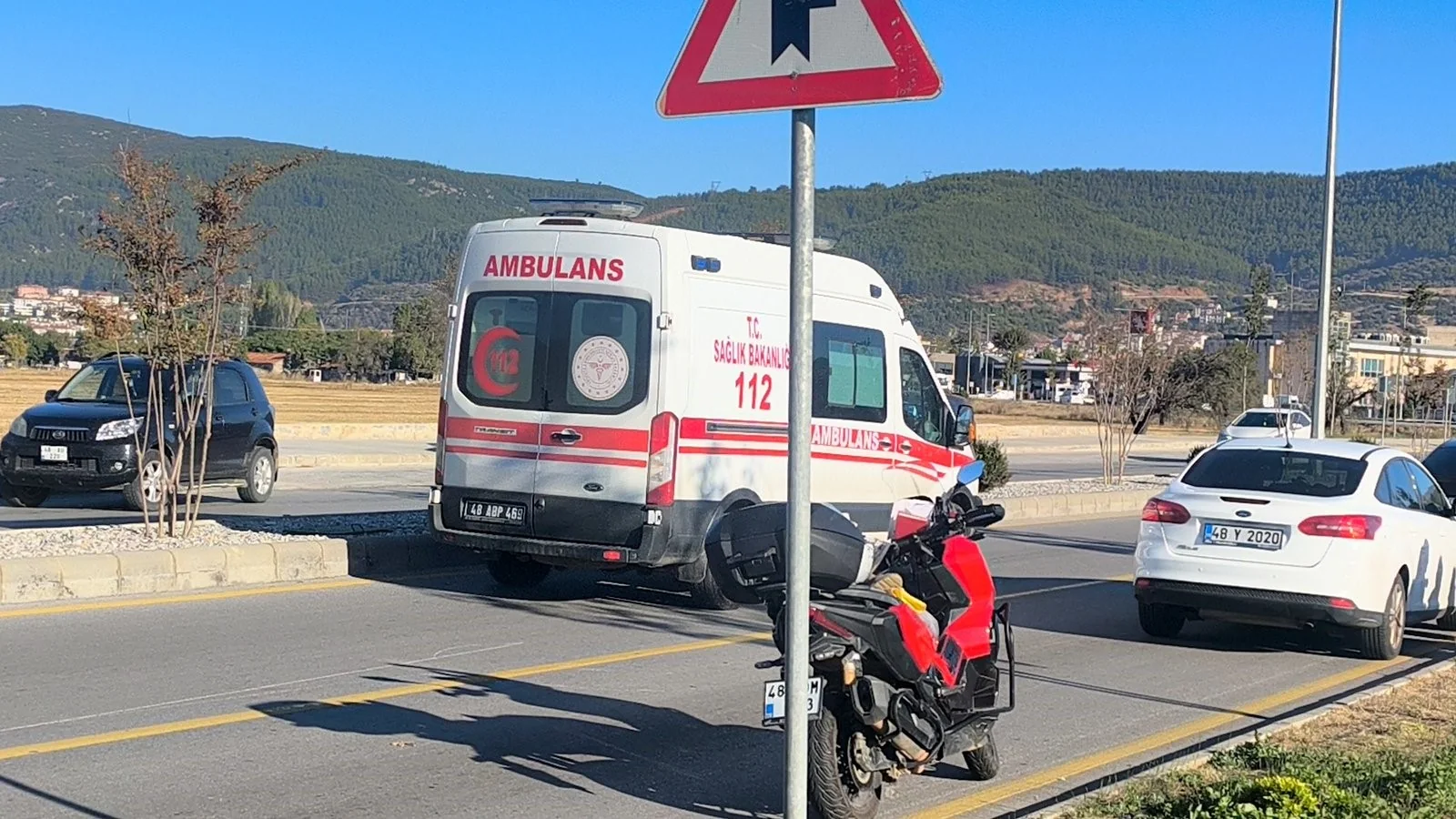 Menteşe’de Motosiklet İle Otomobil Çarpıştı: 1 Yaralı