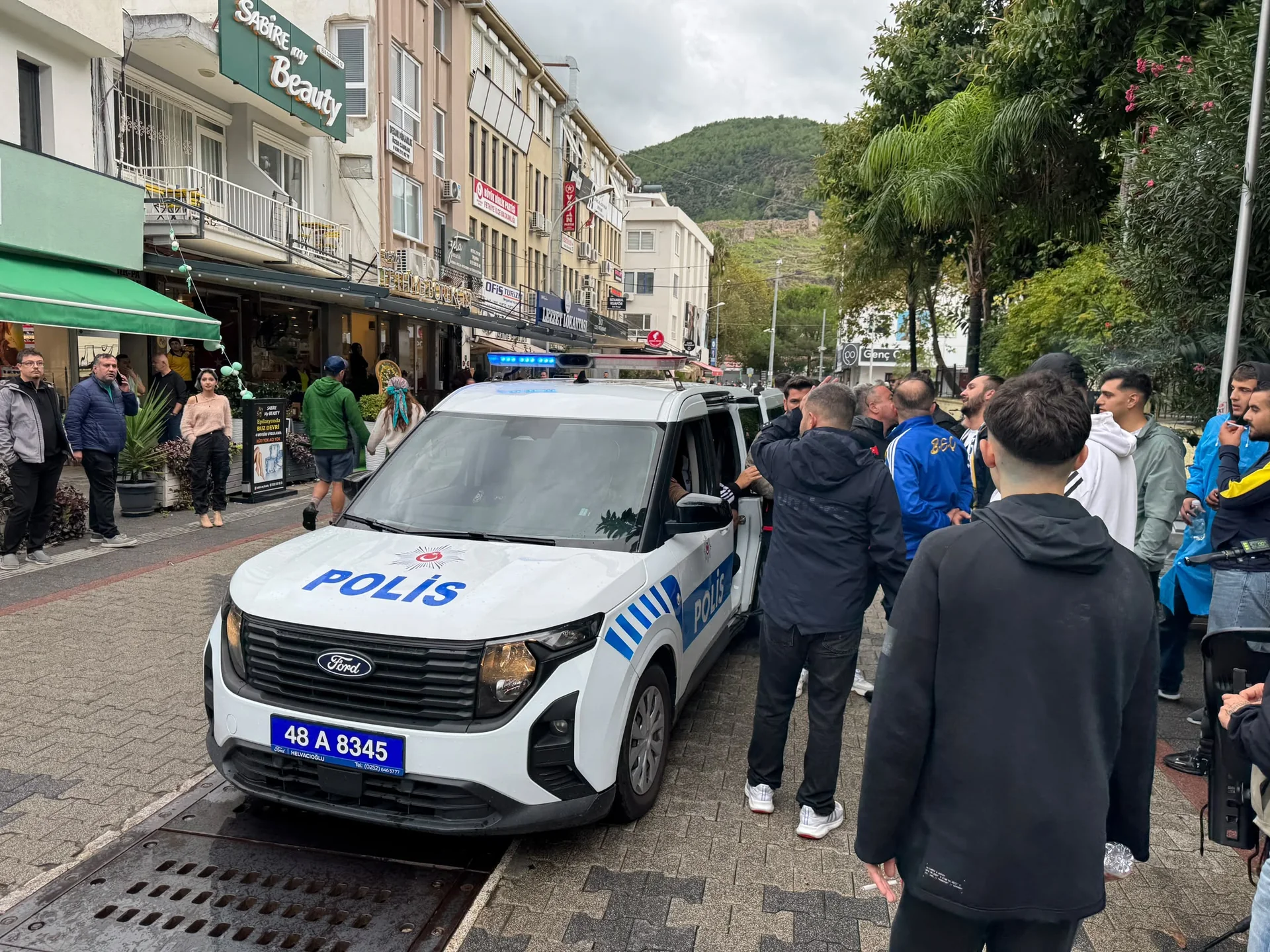 Fethiye’de Ankaragücü Taraftarları Arasında Kavga: 1 Yaralı