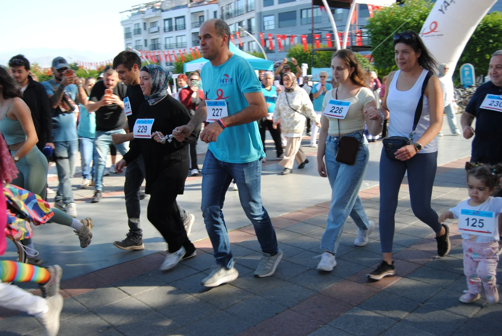 Fethiye’de Kanser Hastaları İçin Koştular
