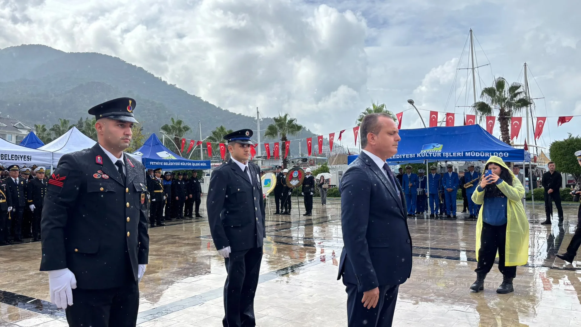 Fethiye’de Cumhuriyet Bayramı Coşkusu Çelenk Sunma Töreni İle Başladı