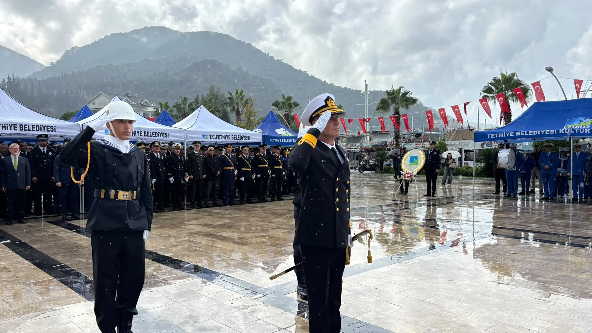 Fethiye’de Cumhuriyet Bayramı Coşkusu Çelenk Sunma Töreni İle Başladı