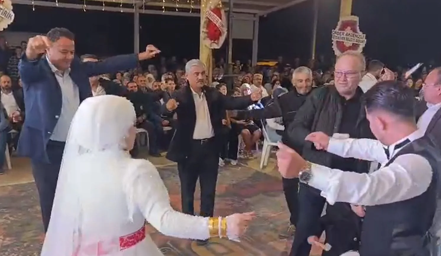 Özdemir Ve Karasel Ailelerinin Mutlu Günü