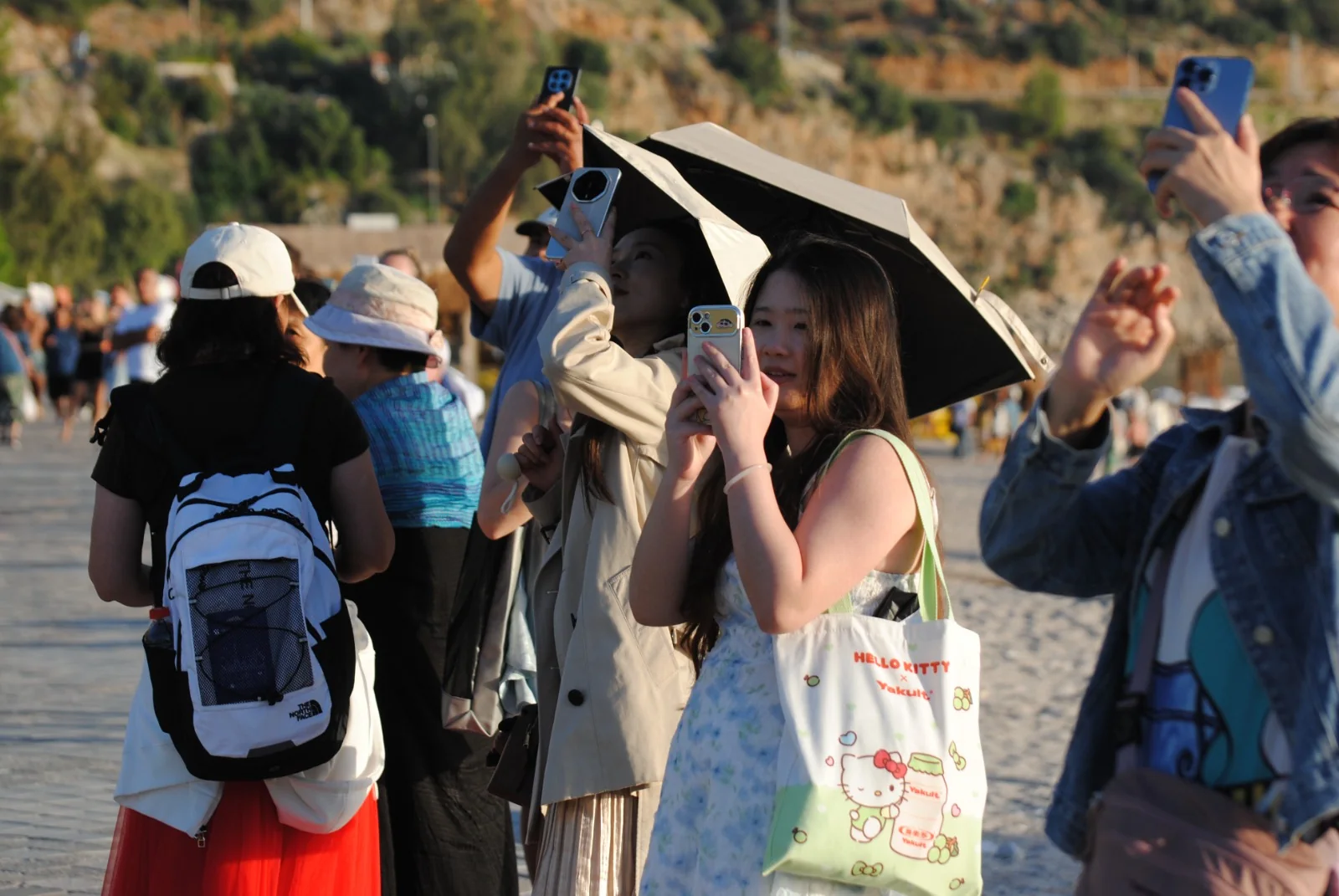 Fethiye’de Turistler Denize Girdi