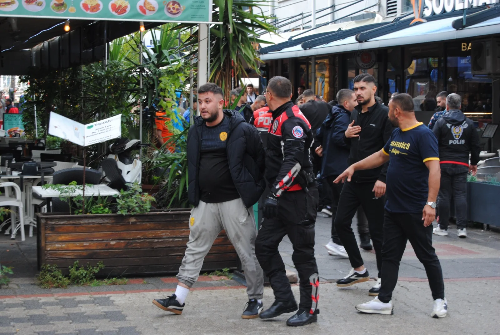 Fethiye’de Ankaragücü Taraftarları Arasında Kavga: 1 Yaralı