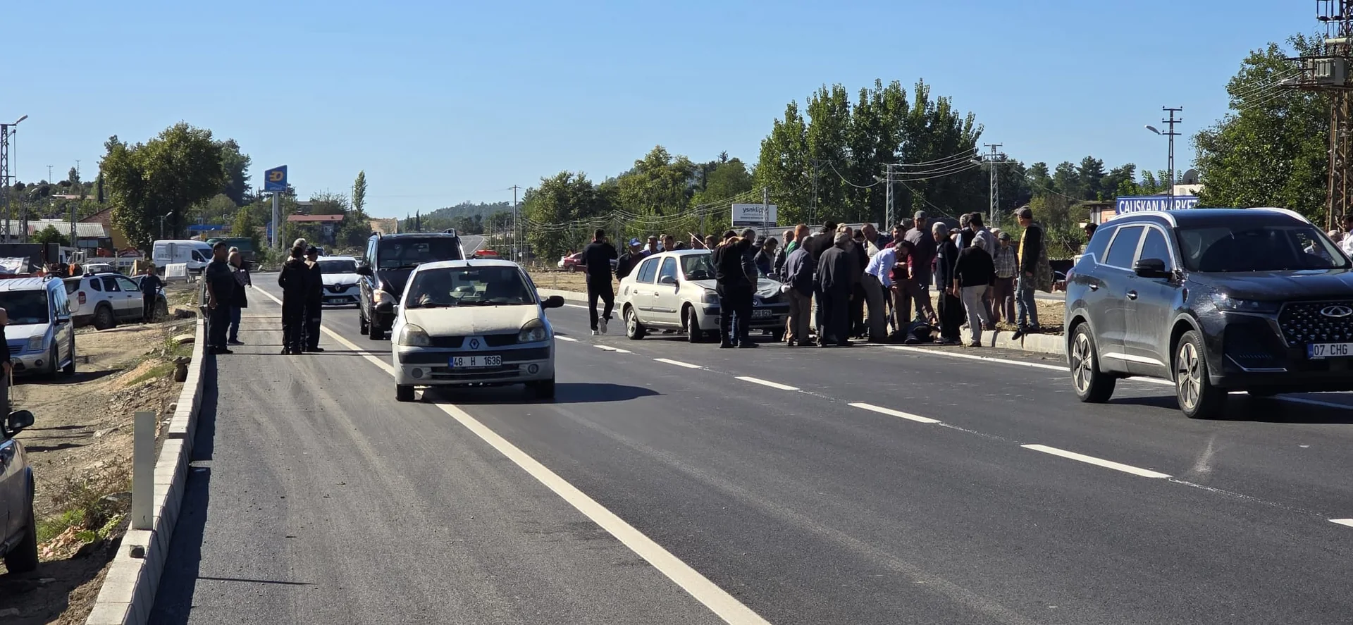 Seydikemer’de Otomobil Yayaya Çarptı