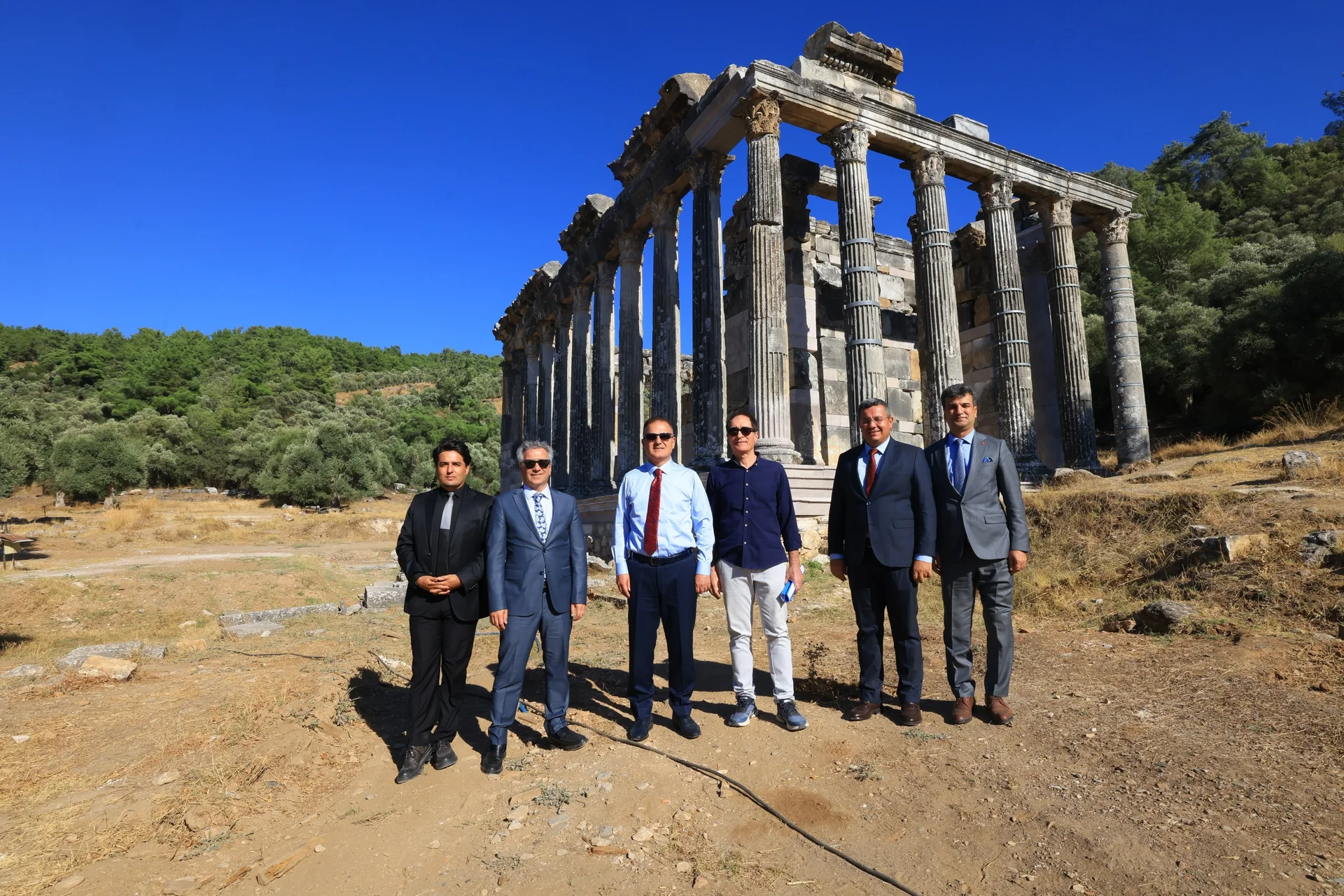 Muğla Valisi Akbıyık, Milas’taki Euromos Antik Kenti’nde Kazı ve Restorasyon Çalışmalarını İnceledi