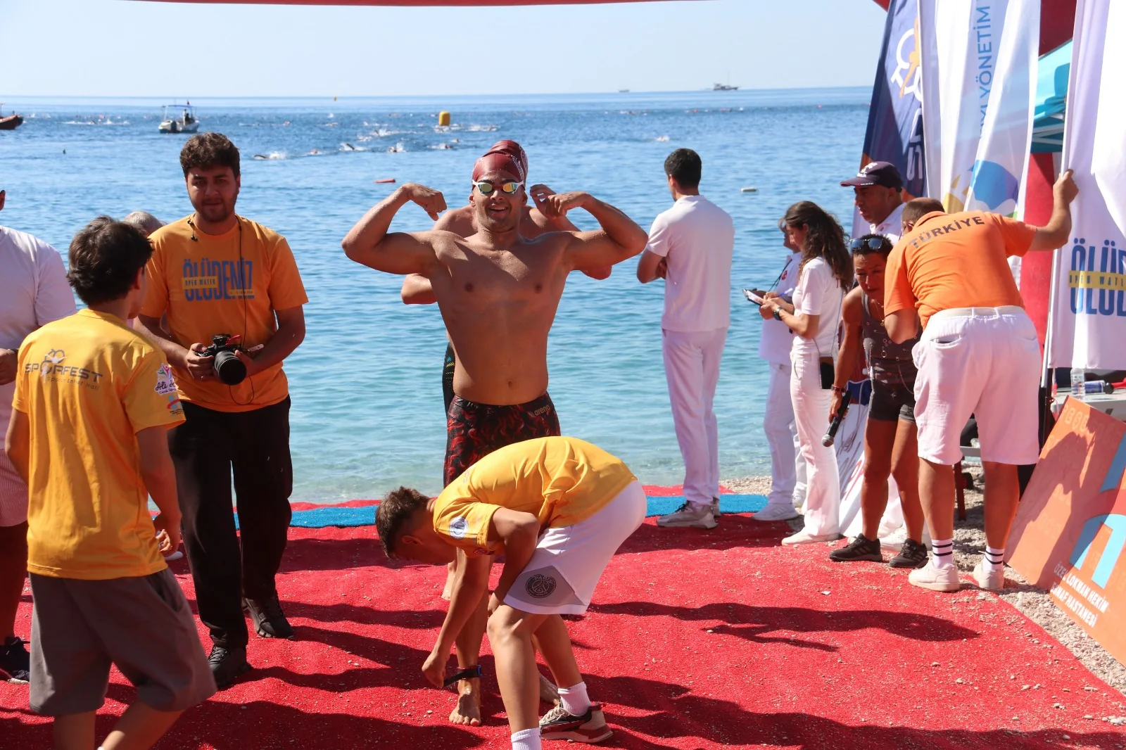 Fethiye’de Açık Su Yüzme Yarışları Başladı