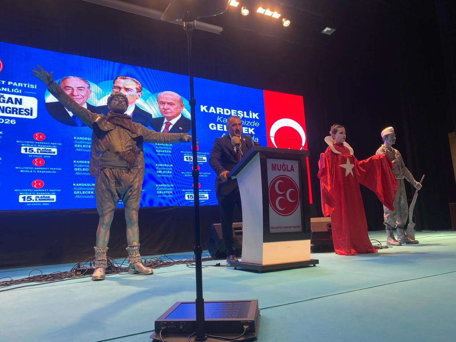MHP Muğla İl Kongresi Gerçekleşti: Emrah Oltulu Yeniden İl Başkanı Seçildi