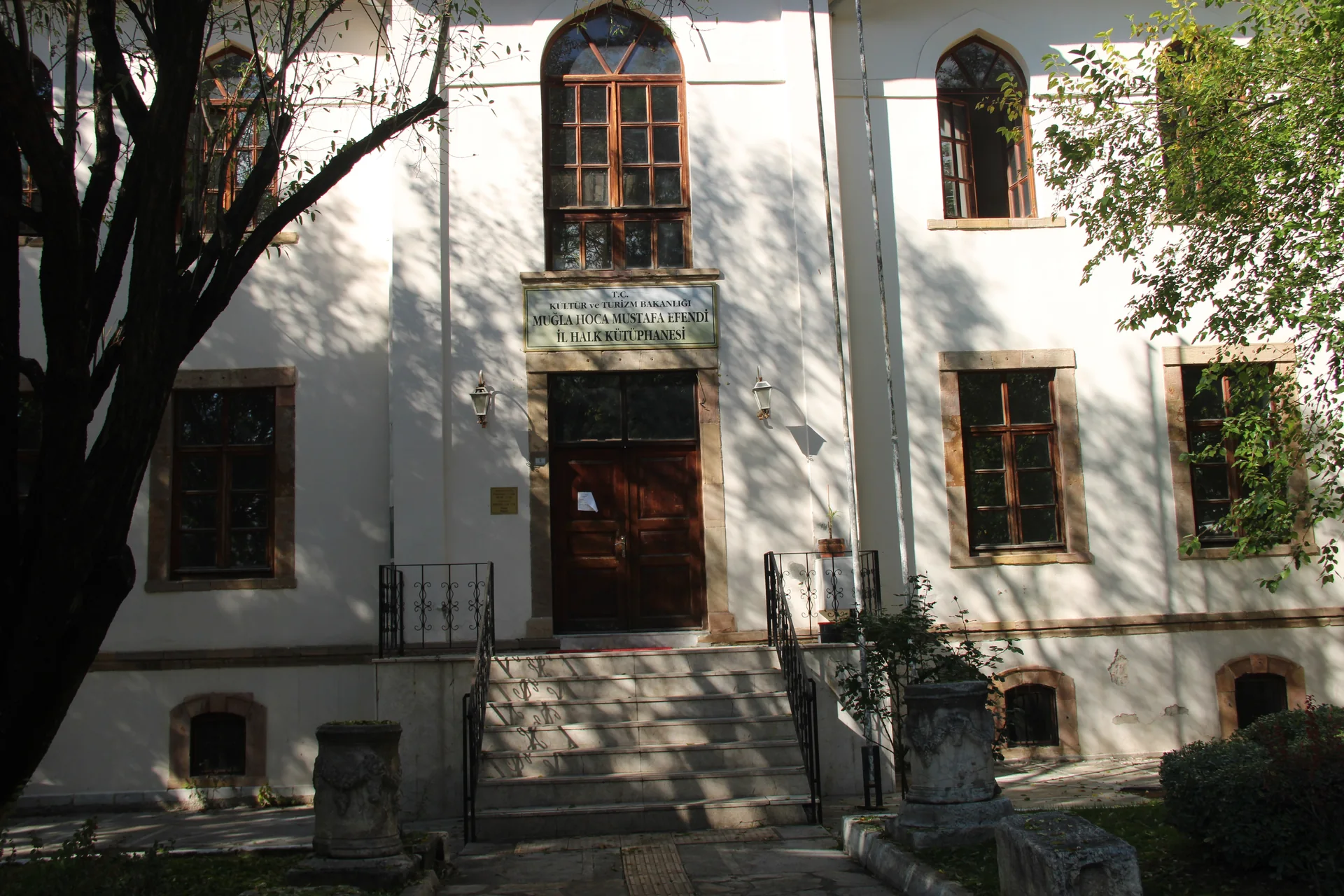 Muğla Halk Kütüphanesi’nde Hizmet Gezici Kütüphaneyle Sürüyor