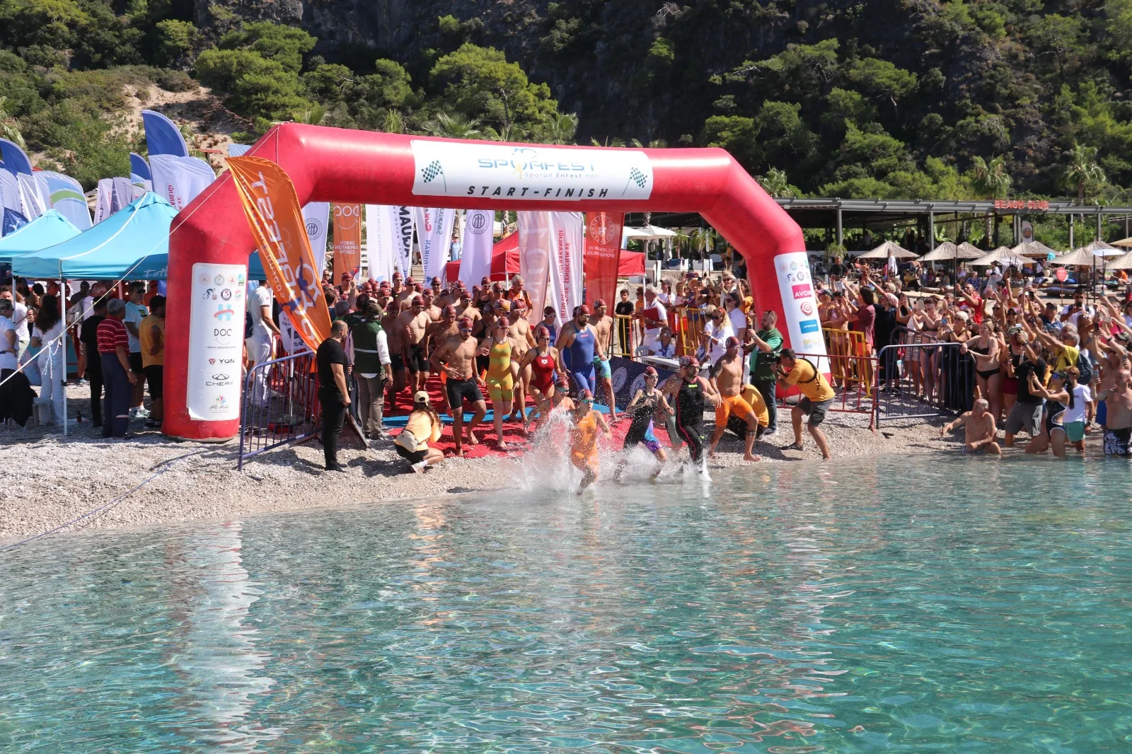 Fethiye’de Açık Su Yüzme Yarışları Başladı