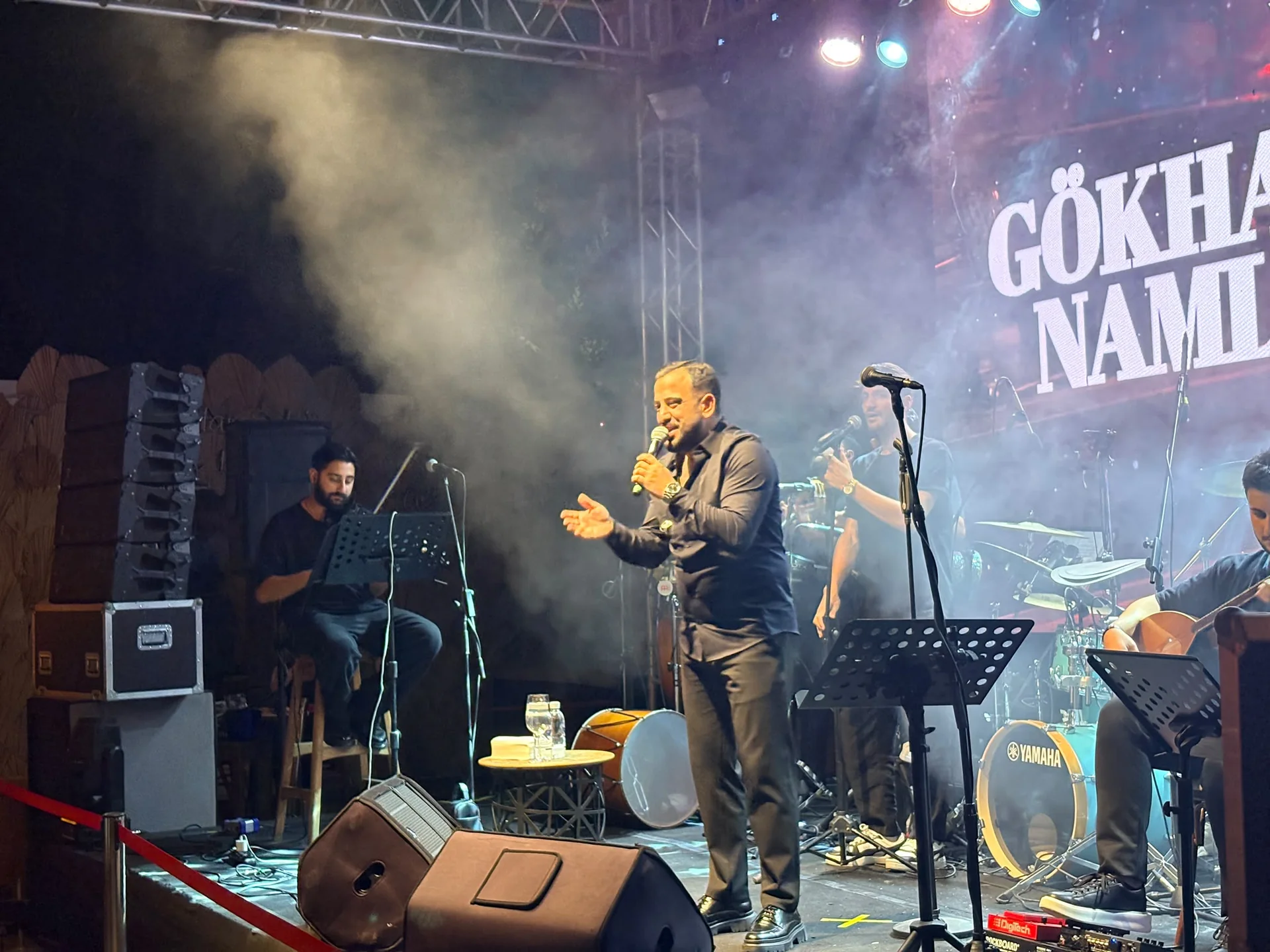 Gökhan Namlı, Fethiye’de Sahne Aldı : Miyo’s Nut’ta Müzik Dolu Gece