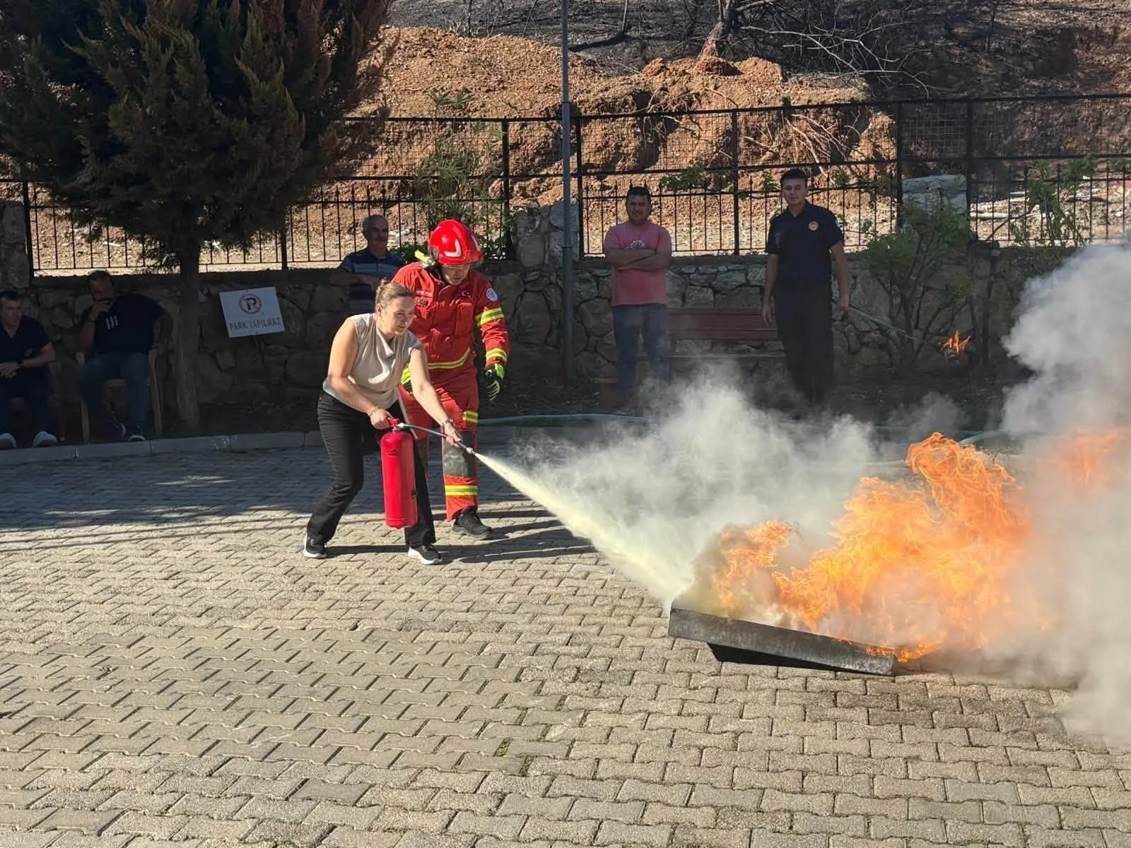 Fethiye Huzurevi Personeline Yangın Güvenliği Eğitimi ve Tatbikatı