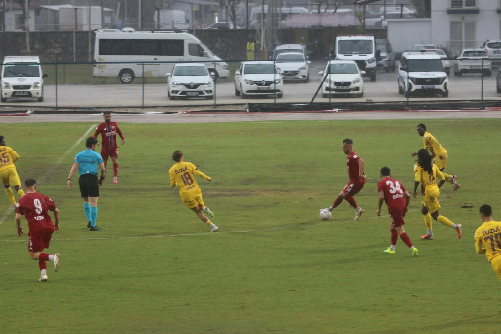 Fethiyespor-Eyüpspor Maçı Şiddetli Yağışa Takıldı