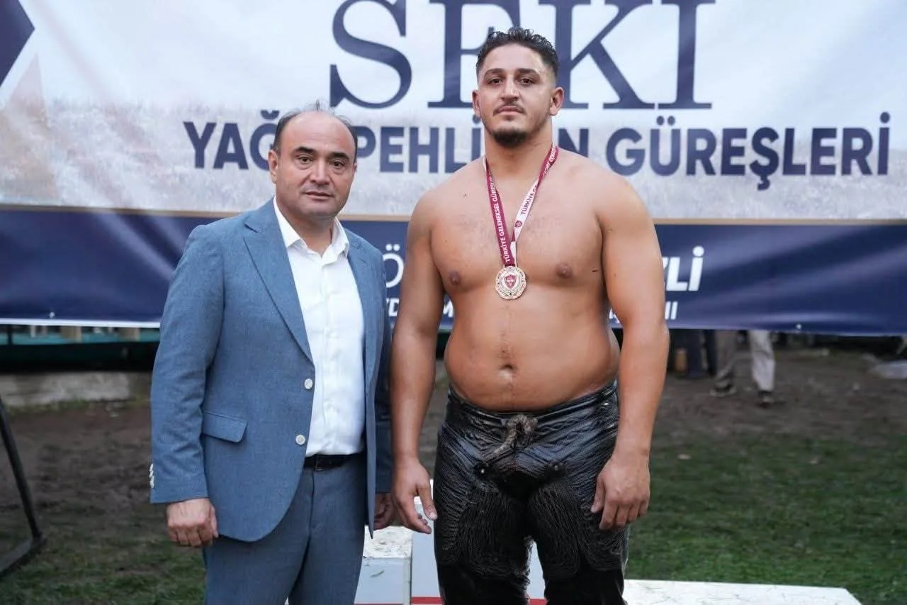 Muhammed Enes Özcan Kimdir? İşte Başpehlivanlığa Uzanan Başarı Hikâyesi