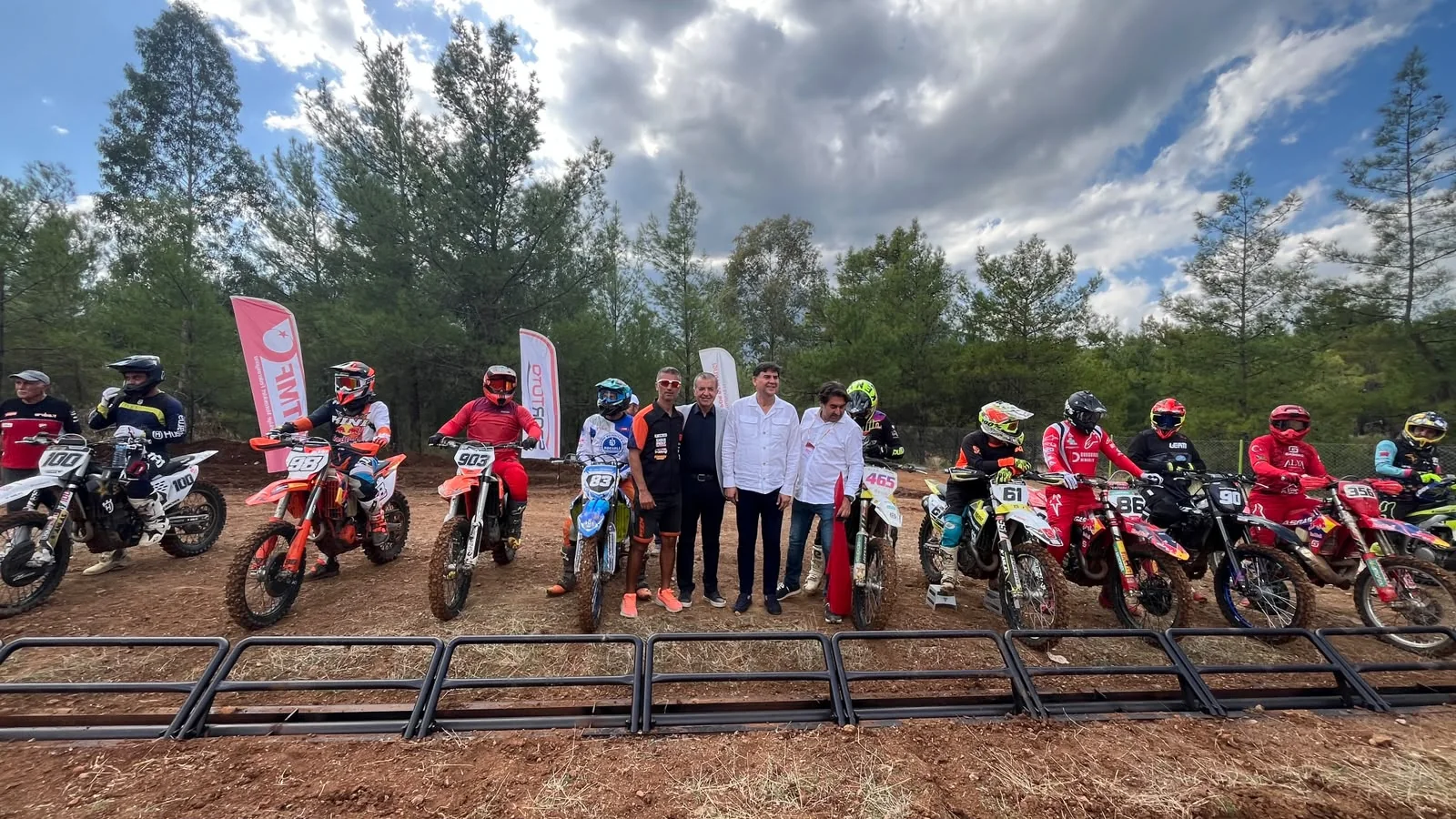 Karaca Ve Hıra Motokros Yarışlarına Start Verdi