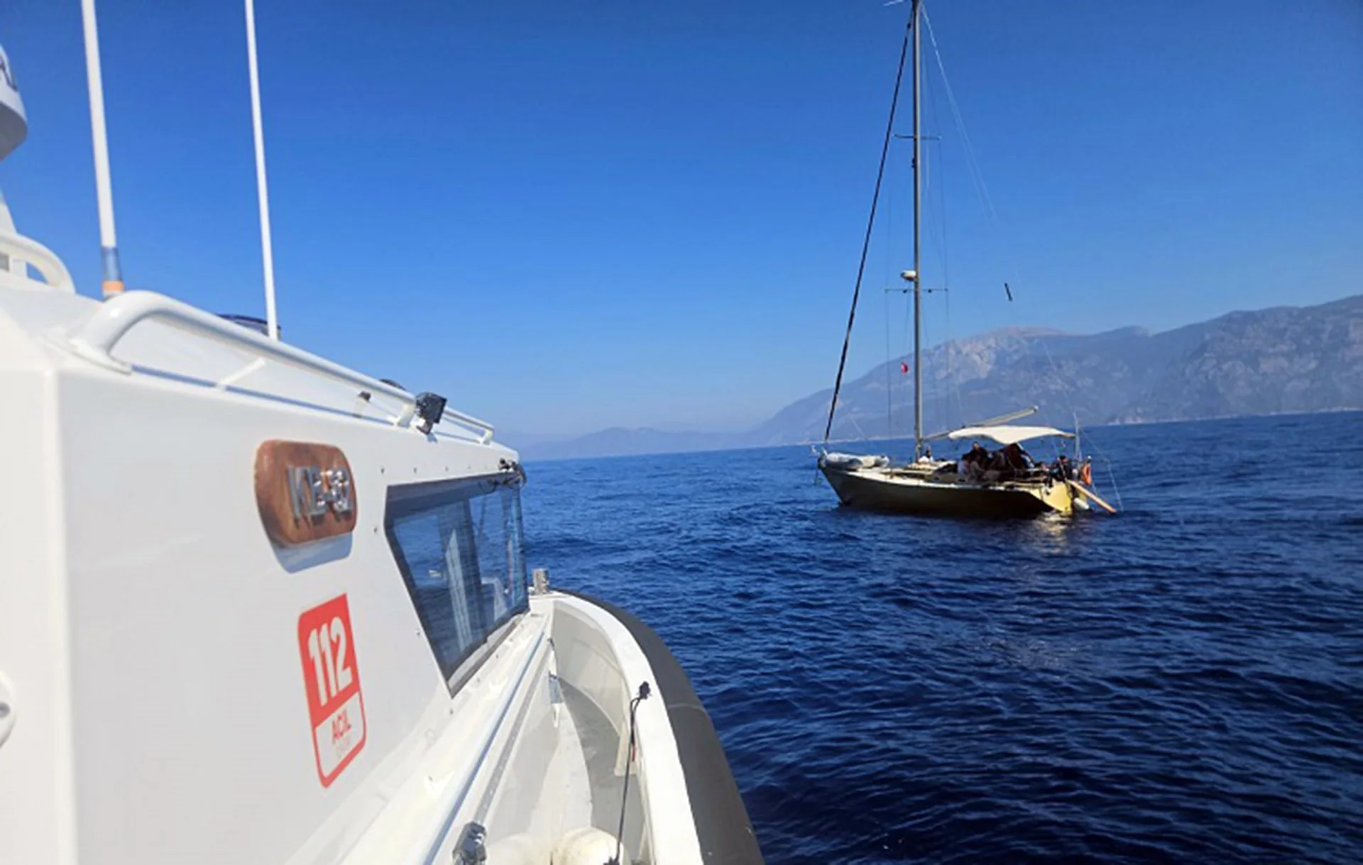 Fethiye’de Yelkenli Teknede 16’sı Çocuk 64 Düzensiz Göçmen Yakalandı