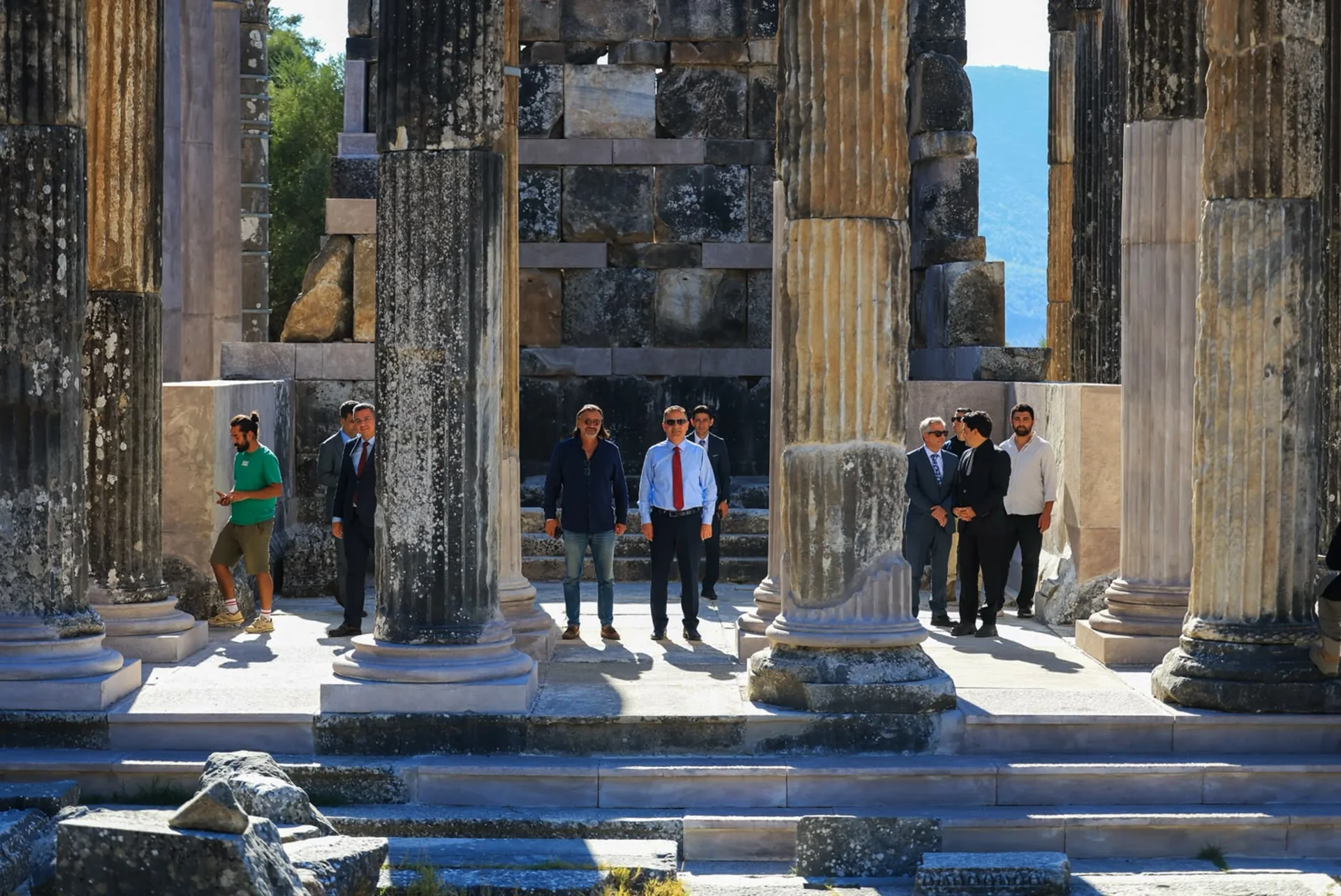 Muğla Valisi Akbıyık, Milas’taki Euromos Antik Kenti’nde Kazı ve Restorasyon Çalışmalarını İnceledi