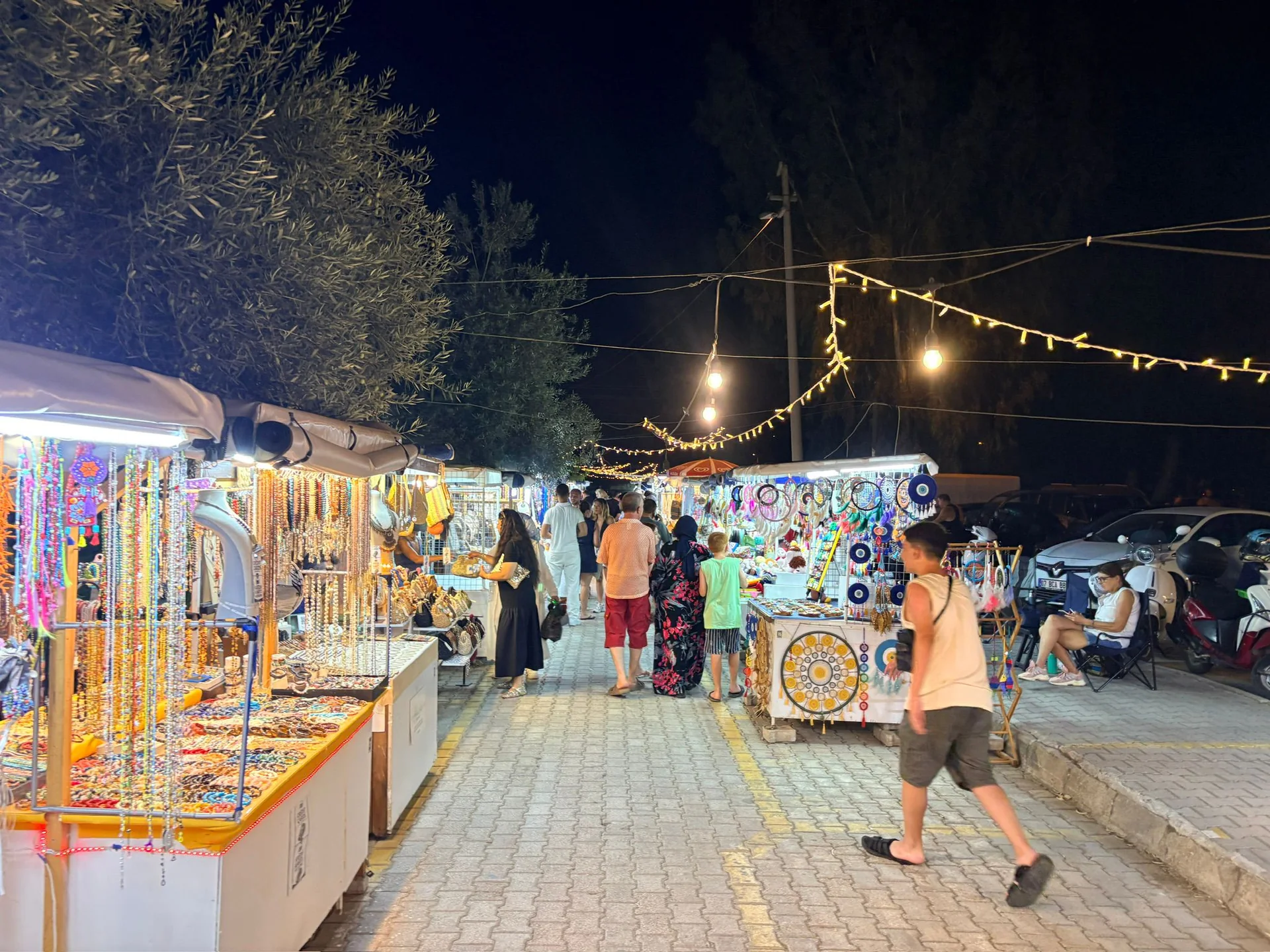 Çalış El Sanatları Sokağı’nda Deriye ve Ahşaba Hayat Veriyorlar