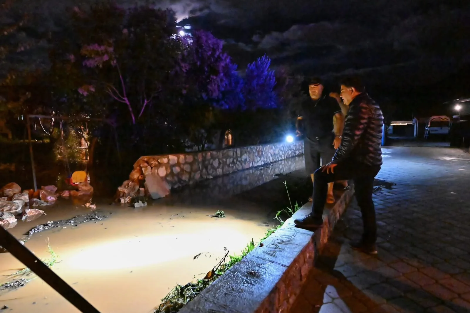 Fethiye Belediye Başkanı Alim Karaca Sağanak Mesaisinde Sahada